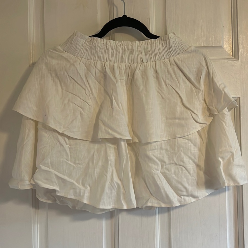Flowy white skirt